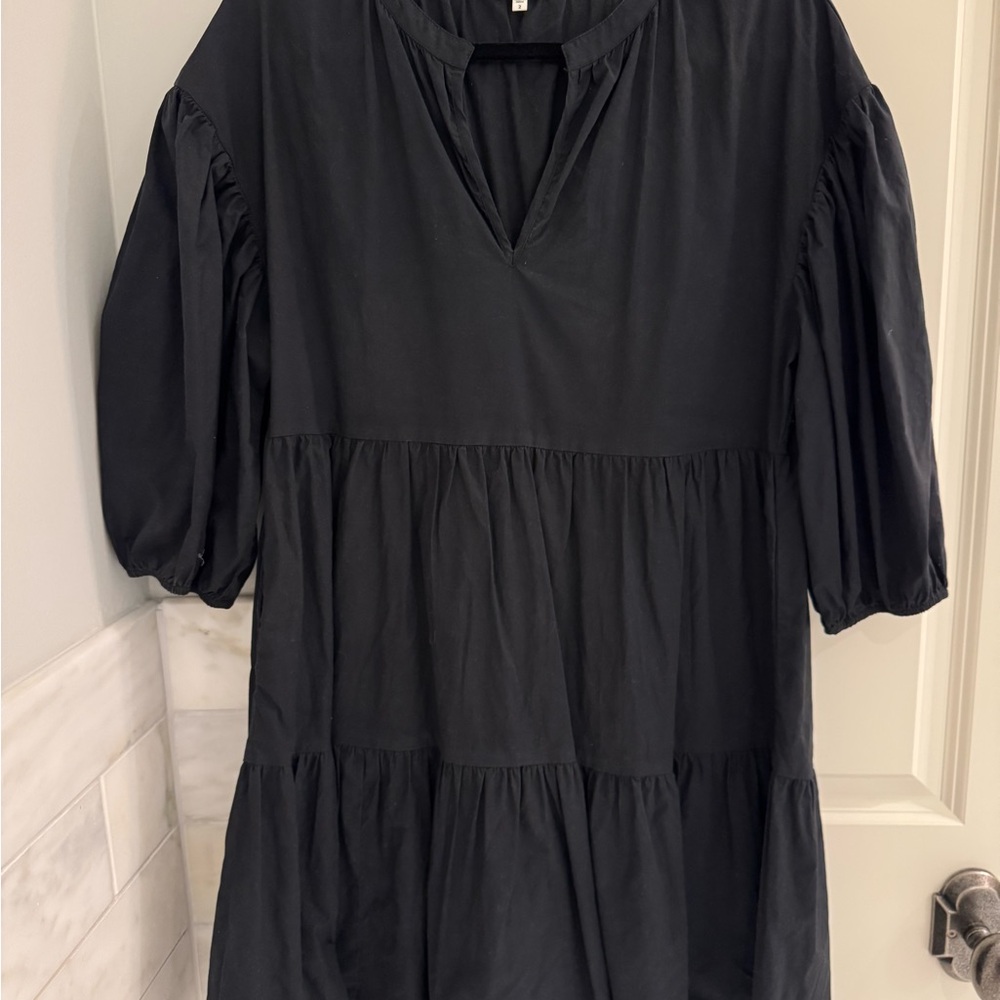 Sundry Evereve Black Tiered V-Neck Puff Sleeve Babydoll Dress
